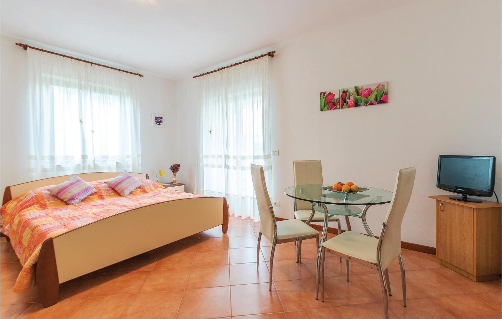 Gorgeous Apartment In Fazana With Wifi Exterior photo