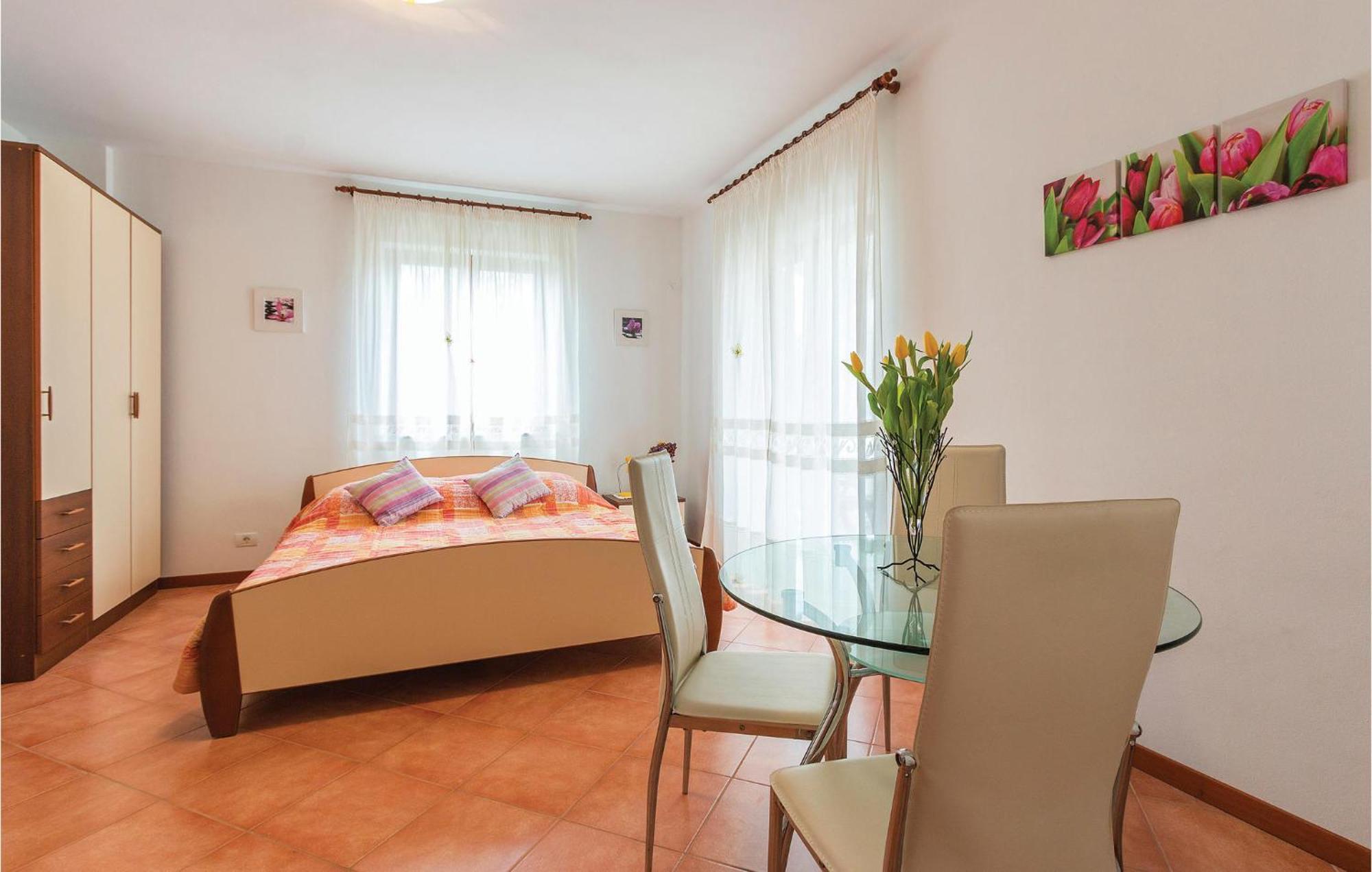 Gorgeous Apartment In Fazana With Wifi Exterior photo