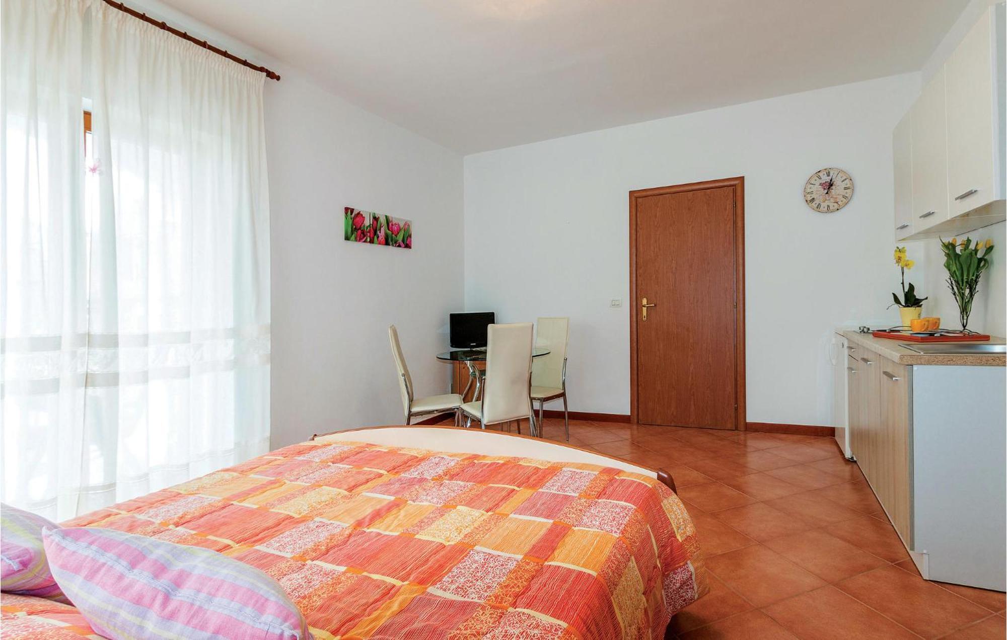 Gorgeous Apartment In Fazana With Wifi Exterior photo